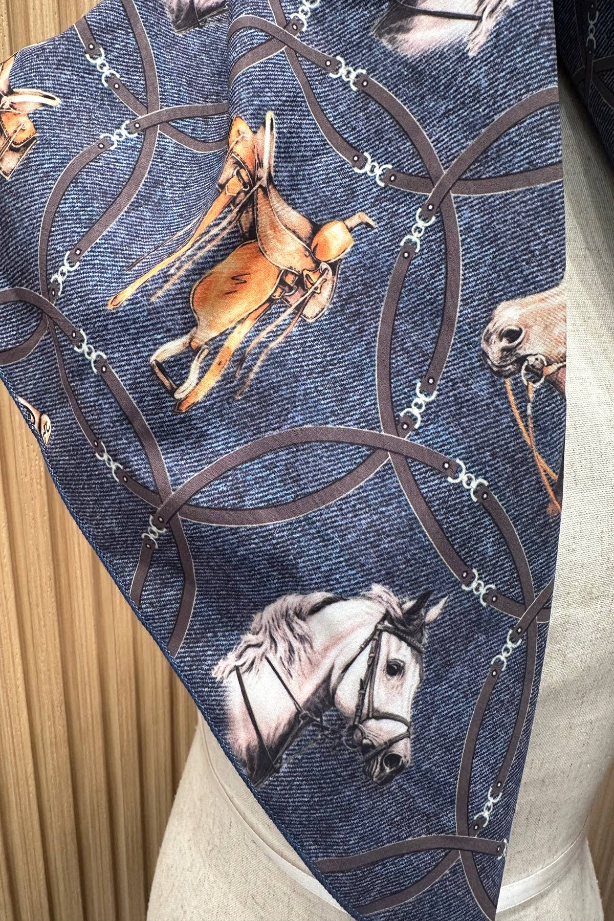 SC-5953-West Lucky Horse Symbol Print Scarf