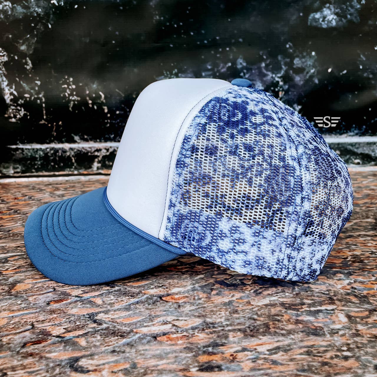 Magna Pony Chinoiserie Mesh Back